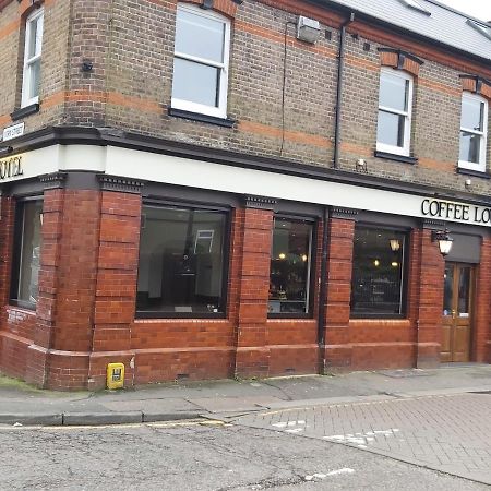 Eagle Hotel Luton Airport 외부 사진