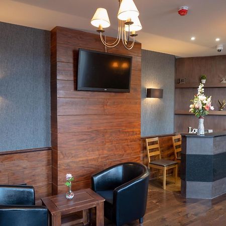 Eagle Hotel Luton Airport 외부 사진