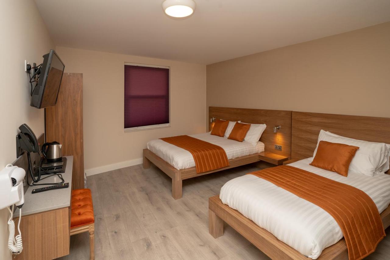 Eagle Hotel Luton Airport 외부 사진