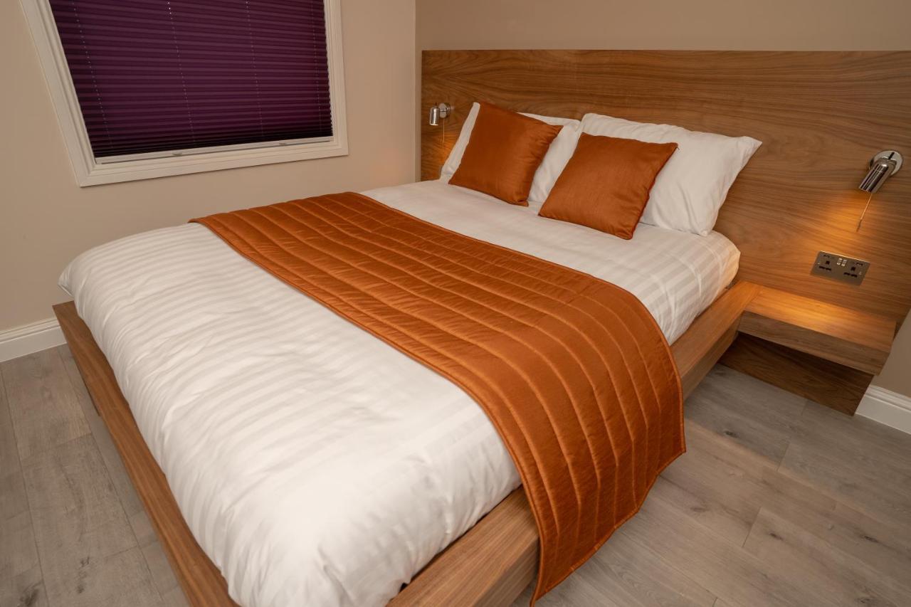 Eagle Hotel Luton Airport 외부 사진