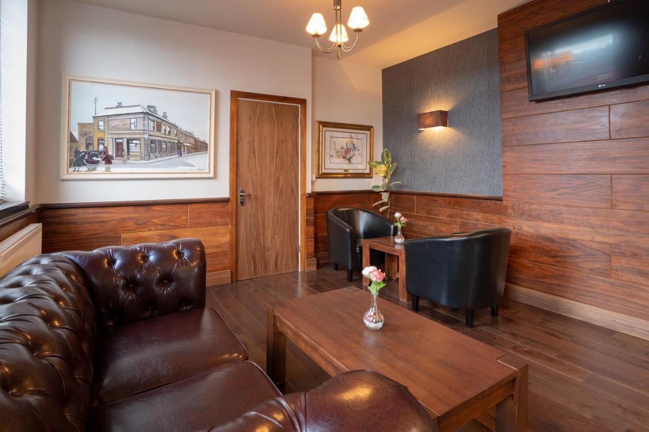 Eagle Hotel Luton Airport 외부 사진