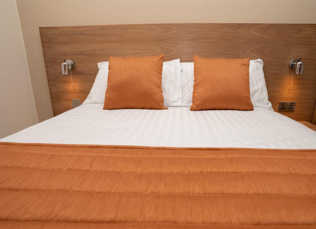 Eagle Hotel Luton Airport 외부 사진