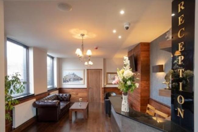 Eagle Hotel Luton Airport 외부 사진